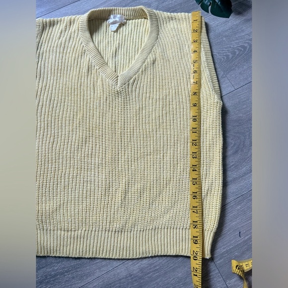 Vintage boxy cotton vest in golden yellow. Size S - Picture 5 of 6